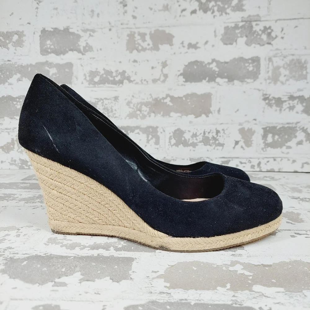 NEW Charles by Charles David Women's Simple Black Leather Wedge Pumps X21